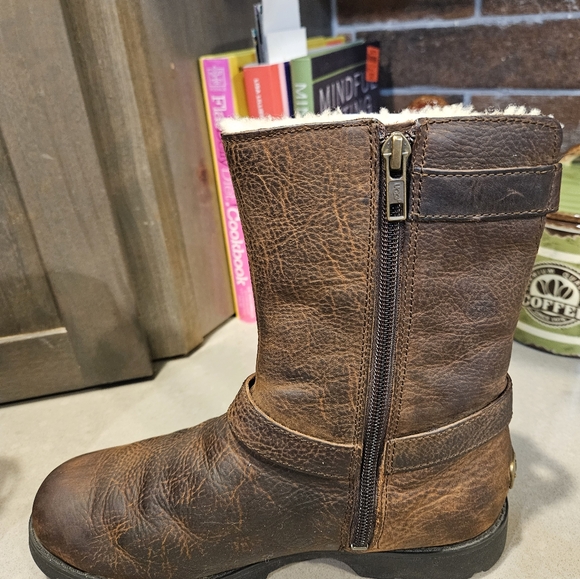 Ugg Brown Leather Moto Boots. Size 7. - Picture 10 of 14